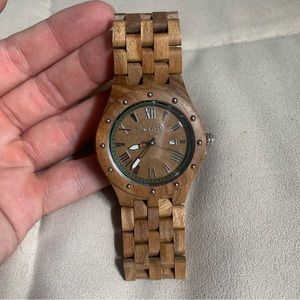 EARTH - Wooden watch in Olive